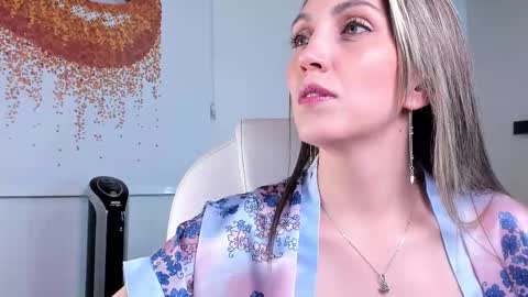 Anny online show from February 11, 2025, 4:02 pm