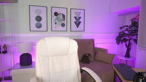 Ana online show from June 10, 2026, 7:24 pm