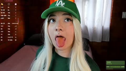 Anny  IG online show from January 24, 2025, 8:54 pm