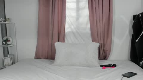 Anny online show from June 9, 2026, 7:03 pm