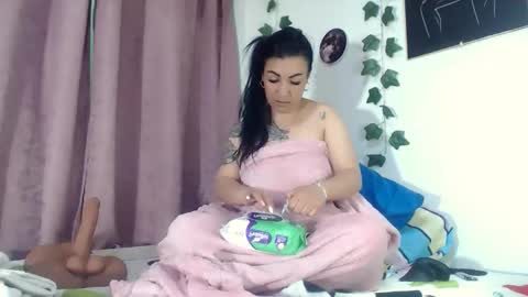 Snapshot of annyevans_ chatting on October 4, 2025, 2:48 pm online show from October 4, 2025, 2:48 pm