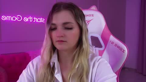 annyraii online show from February 20, 2026, 6:52 pm