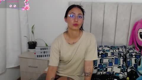 Anny online show from October 18, 2025, 11:11 am