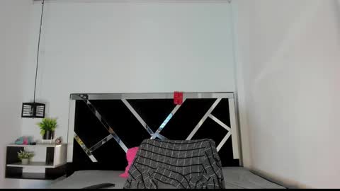 Anny online show from March 7, 2025, 8:44 pm