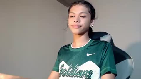 anok_yaii online show from December 15, 2025, 4:33 pm