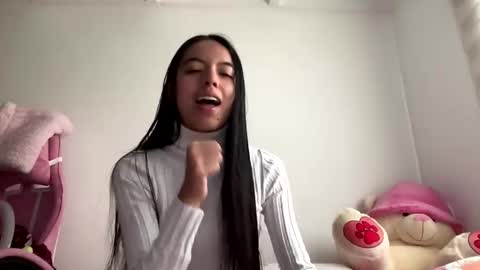 anotella_aa online show from January 9, 2026, 7:37 pm