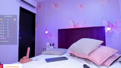 anthonelaDuque online show from March 10, 2025, 2:59 pm