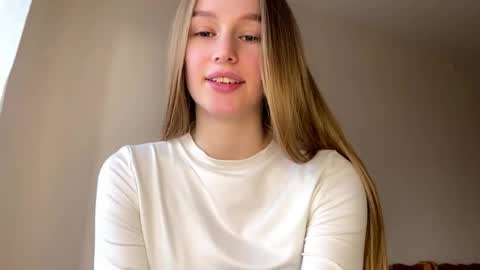 Snapshot of antionettepulgarin chatting on April 26, 2026, 3:21 pm Viktoria online show from April 26, 2026, 3:21 pm