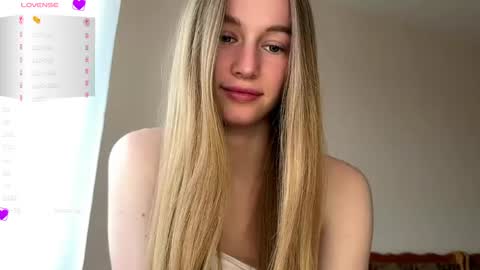 Snapshot of antionettepulgarin chatting on May 24, 2026, 3:17 pm Viktoria online show from May 24, 2026, 3:17 pm