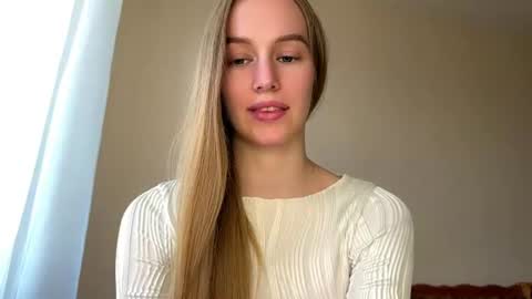 Snapshot of antionettepulgarin chatting on June 11, 2026, 3:21 pm Viktoria online show from June 11, 2026, 3:21 pm