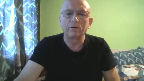 Snapshot of antmatt2025 chatting on October 10, 2025, 9:30 am antmatt2025 online show from October 10, 2025, 9:30 am