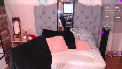 antolyh_c online show from December 1, 2025, 12:32 pm