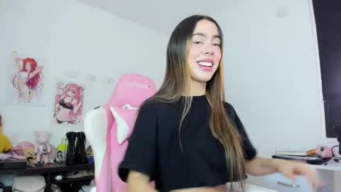 Antonella online show from October 27, 2025, 8:57 pm