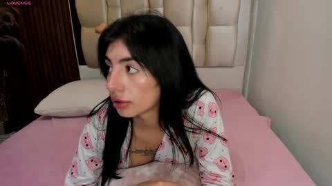 Antonella online show from January 3, 2025, 1:38 am