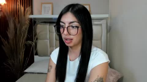 Antonella online show from February 8, 2025, 11:45 pm