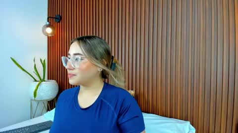 A N T O N E L L A  online show from March 10, 2025, 8:23 pm