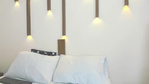 A N T O N E L L A  online show from March 11, 2025, 3:34 pm