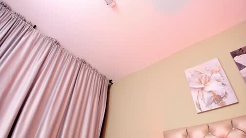 Antonella online show from December 8, 2024, 7:58 am