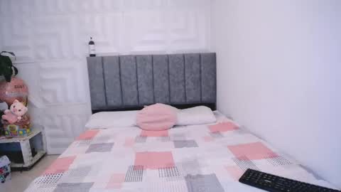 antonella online show from February 6, 2025, 9:06 pm