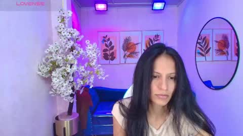 Antonella.  online show from April 27, 2026, 12:36 pm