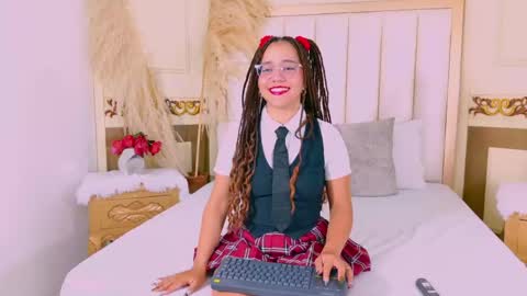 Antonella online show from May 10, 2026, 3:33 am