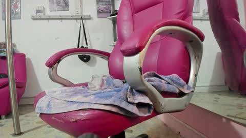 Snapshot of antonellakling_ chatting on January 19, 2026, 12:09 pm ANTONELLA online show from January 19, 2026, 12:09 pm