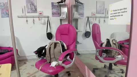 Snapshot of antonellakling_ chatting on February 18, 2026, 1:07 pm ANTONELLA online show from February 18, 2026, 1:07 pm