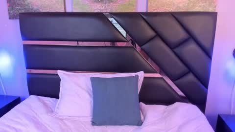 My name is Andrea  thumb up me please its important online show from December 13, 2024, 8:58 pm