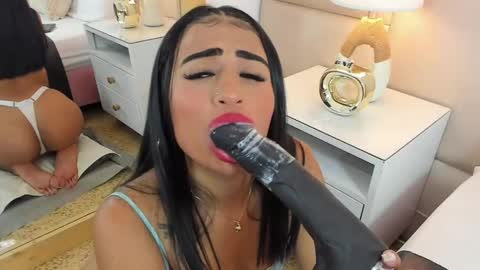 Antonia online show from October 8, 2025, 12:58 pm