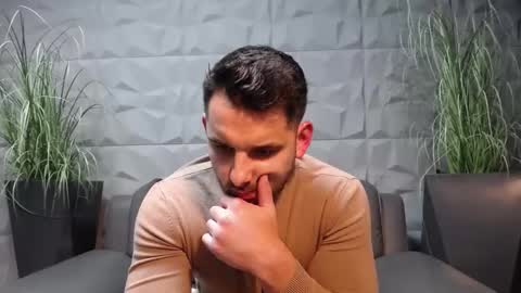 HI My name is Antonio online show from January 5, 2025, 8:00 pm