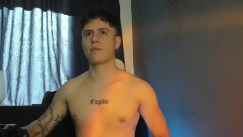 antonnello_ online show from October 15, 2025, 4:51 pm