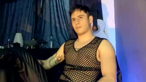 antonnello_ online show from November 16, 2025, 9:53 pm