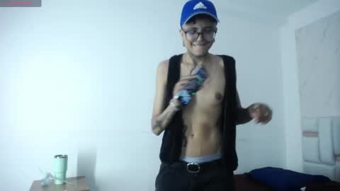 Snapshot of antony_d_ossa chatting on June 2, 2026, 8:33 pm antony_d_ossa online show from June 2, 2026, 8:33 pm