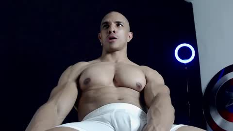 Instagram miguelangel1802  online show from February 9, 2025, 11:25 pm