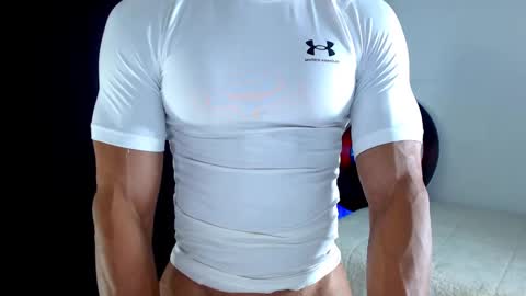 Instagram miguelangel1802  online show from September 17, 2025, 5:03 pm