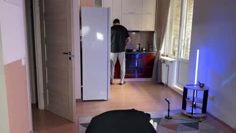 Tom online show from March 18, 2026, 7:44 am