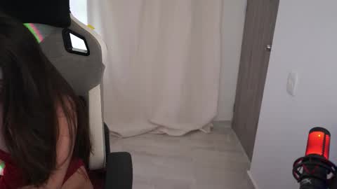 anya online show from November 4, 2025, 8:52 pm