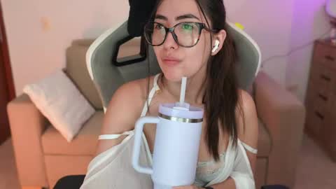 anya online show from June 7, 2026, 9:51 pm