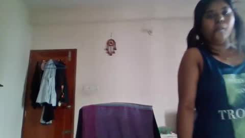 anydanyg online show from October 6, 2025, 6:11 am