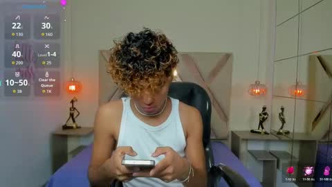 anyelotwink online show from June 6, 2026, 3:44 am