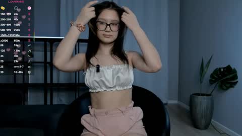 Snapshot of aouva chatting on April 12, 2026, 3:28 pm Sofia online show from April 12, 2026, 3:28 pm