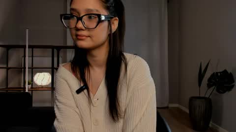 Snapshot of aouva chatting on April 15, 2026, 3:52 pm Sofia online show from April 15, 2026, 3:52 pm