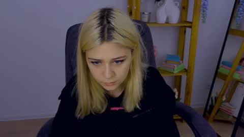 ApheliaStar online show from October 26, 2025, 3:40 pm