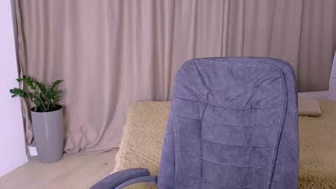 ApheliaStar online show from November 22, 2025, 3:11 pm