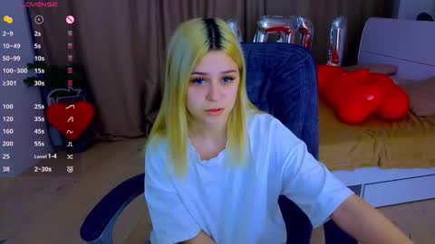 ApheliaStar online show from February 10, 2026, 3:49 pm