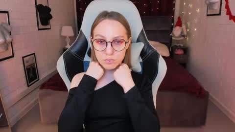 Snapshot of aphexqueen chatting on February 10, 2025, 2:16 pm APHEX QUEEN online show from February 10, 2025, 2:16 pm