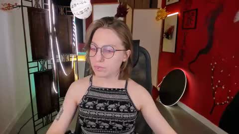 Snapshot of aphexqueen chatting on February 18, 2025, 9:10 am APHEX QUEEN online show from February 18, 2025, 9:10 am