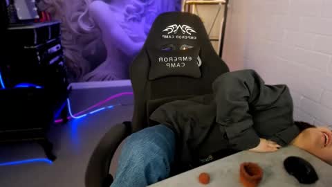 Snapshot of aphexqueen chatting on February 27, 2025, 12:13 pm APHEX QUEEN online show from February 27, 2025, 12:13 pm