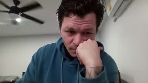 Snapshot of apocalypse_cream chatting on February 21, 2026, 6:20 pm apocalypse_cream online show from February 21, 2026, 6:20 pm