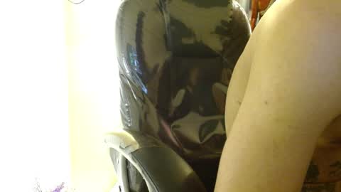 Snapshot of apolo_98 chatting on December 3, 2024, 4:06 pm APOLO online show from December 3, 2024, 4:06 pm